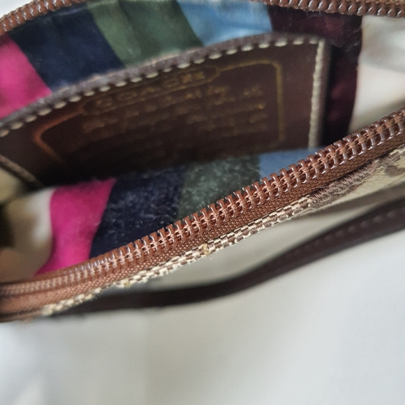 Coach Legacy wristlet - Picture 2 of 2